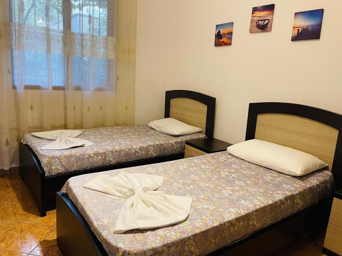 Baka Guest House Дуррес Экстерьер фото